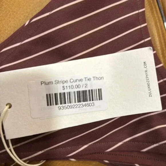 Zulu and Zephyr Plum Stripe Curve Tie Thong - Picture 5 of 5